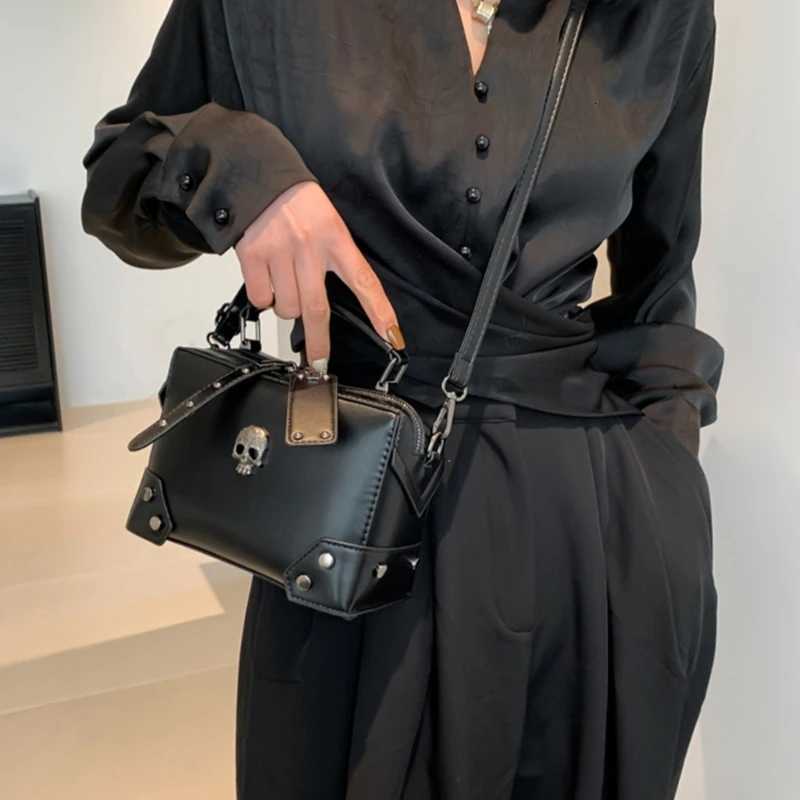 Women Gothic Punk Square Small Crossbody Handbag with Top Handle Skull Crosses Chain PU Leather Shoulder Bag Purse W250911