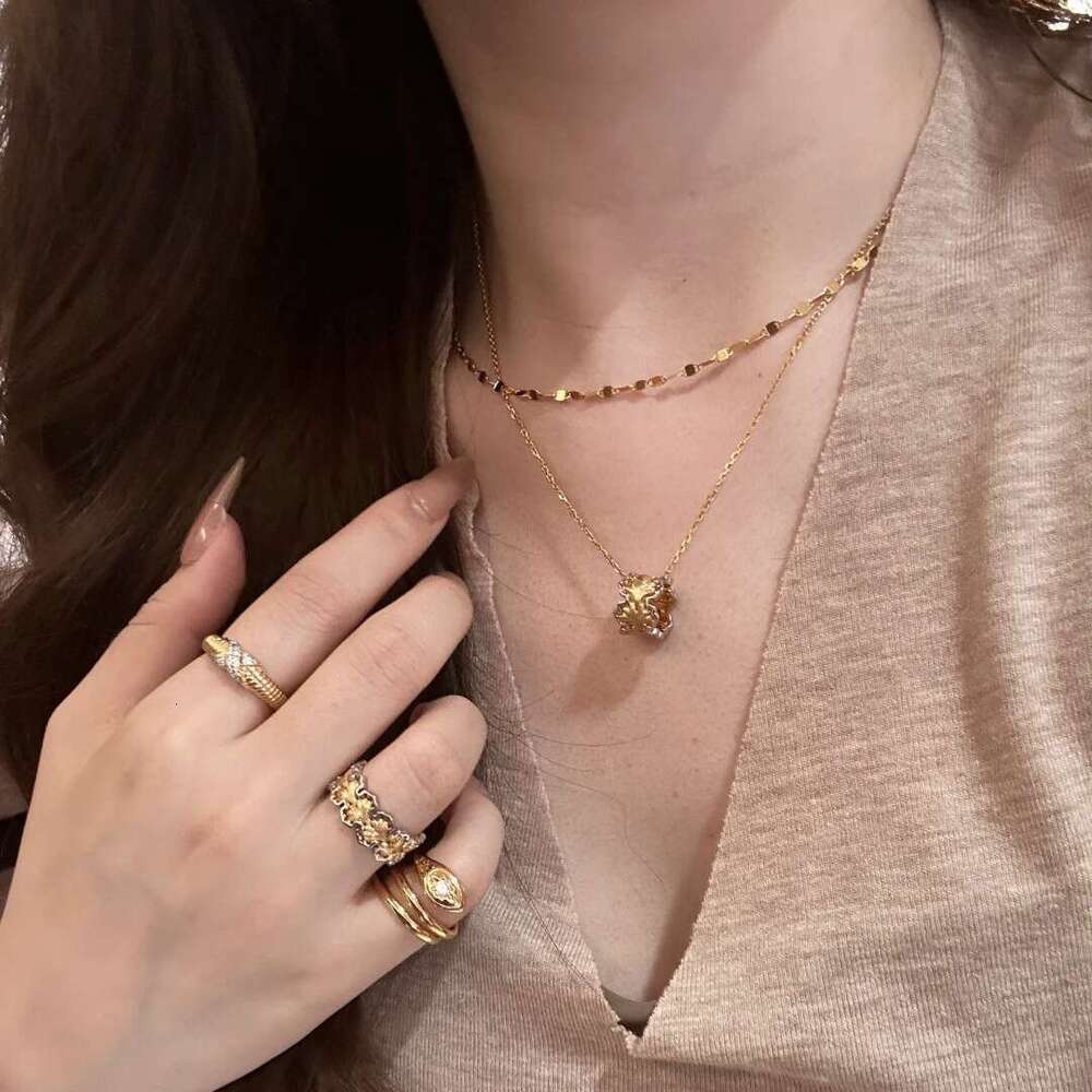 French Style Light Brushed Ginkgo Gold Leaf Necklace Exquisite Pendant Versatile Niche High-End Clavicle Chain for Women