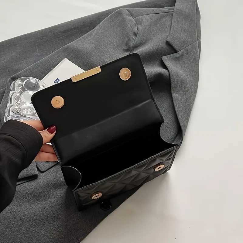 Fashion Chain WomenS Shoulder Bag Chic Small Square Bag for Women Luxury Quilted Handbag for Daily Travel Shopping Parties W250911