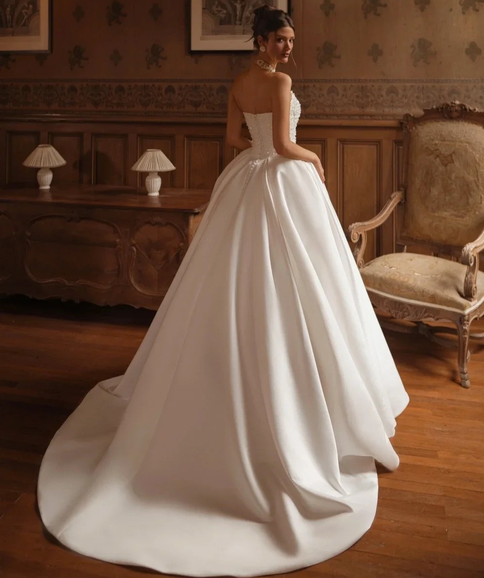 Elegant Pearls Strapless Wedding Dress 2026 Beading Princess A-line Church Court Train Bridal Bride Gown Vestido de Noiva