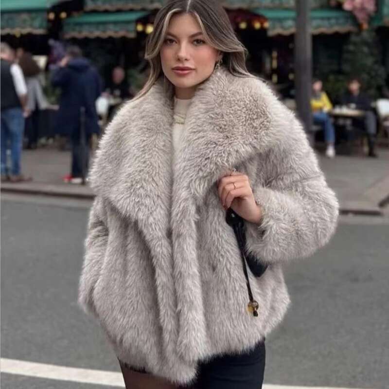 Women's Artificial Young Women, Fashionable Short Style, Slimming Fur Coat For Outer Wear