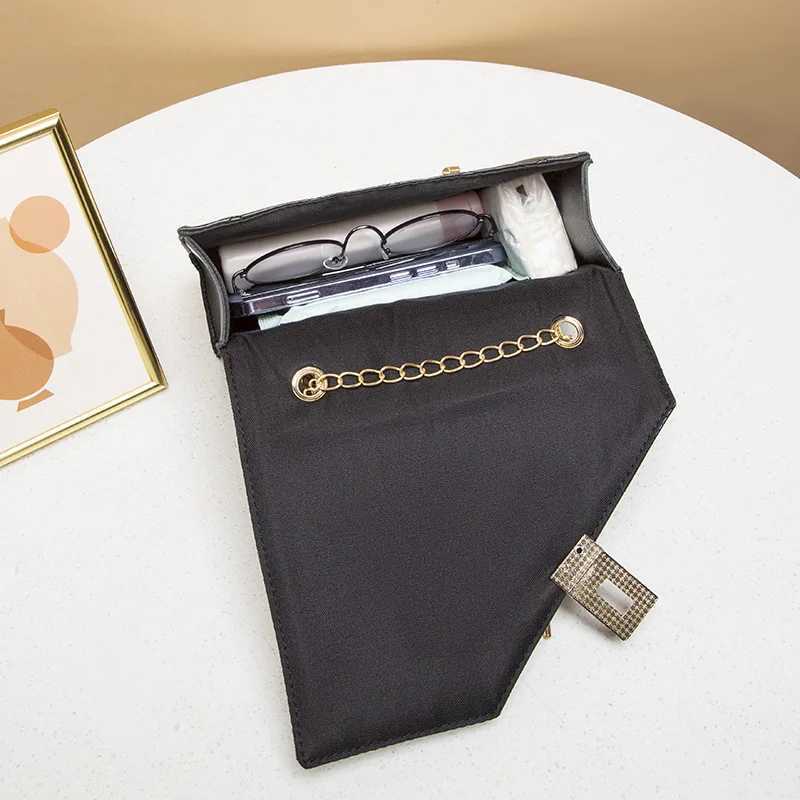 New Womens one Shoulder Oblique Cross Small Square Bag with Missing Corner Style Womens Bag Diamond LaTCh Womens Bag Z250911