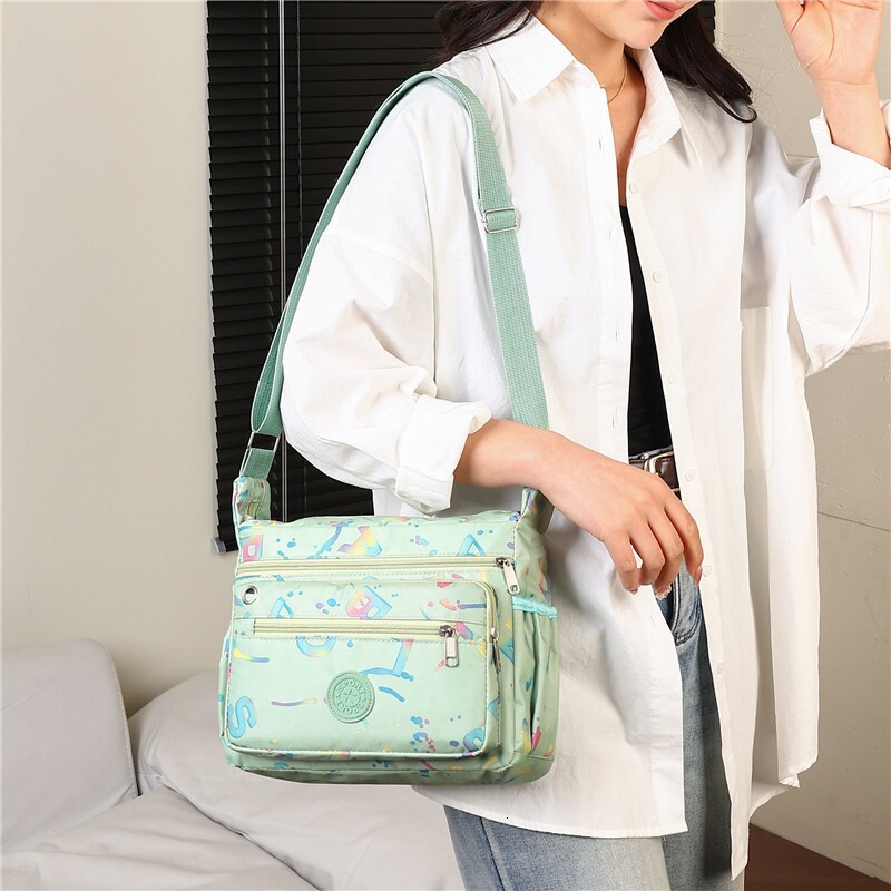 Luxury Bag Foreign Trade Women S Single Shoulder Bag Oxford Cloth Multi Layer Zipper Designer Bag Women S Bag Fashion Gold Stamped Free Shipping Lette