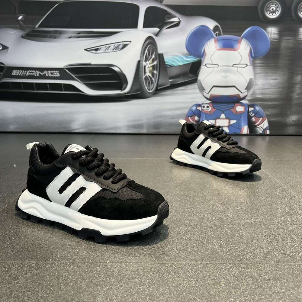 2023 Autumn New Dad Thick Sole Casual Versatile Breathable Men's Trendy Height Increasing Leather Surface Sports Running Shoes