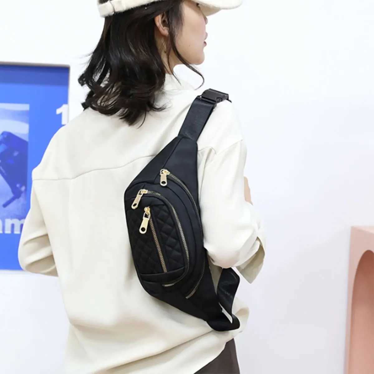 The new Korean version of multipurpose Fanny pack street trend chest bag Oxford cloth cash register outside the household Z250911