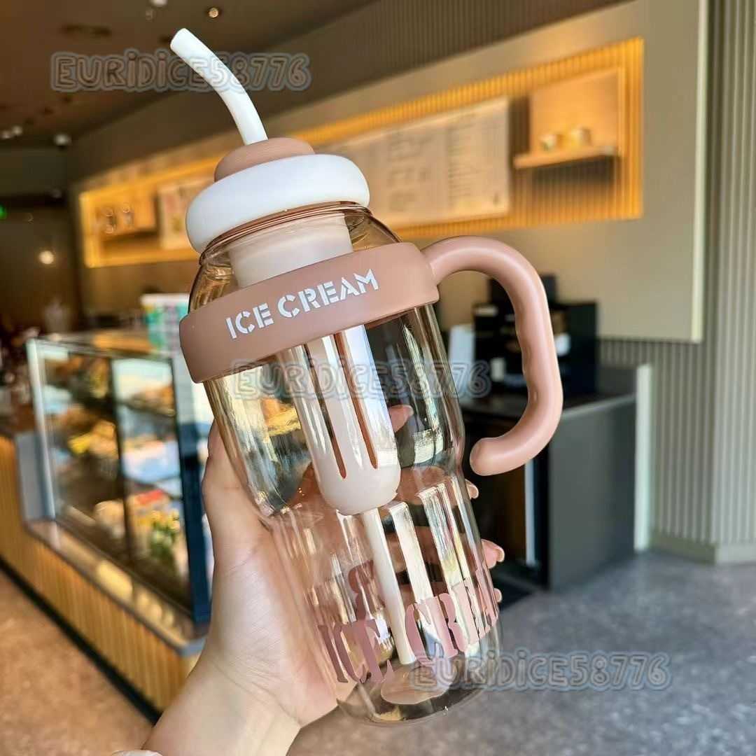 Summer Water Bottle Plastic Cup Ton Bucket Milk Tea Cup Cup Outdoor Portable Cute Straw Cup H250911