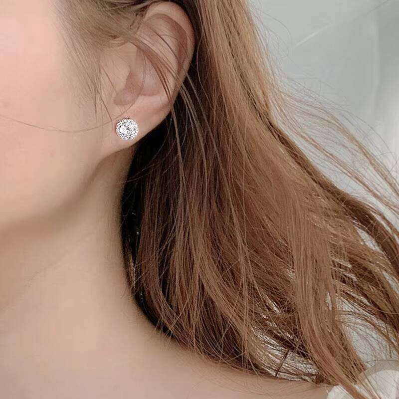 Wholesale Sterling Sier Moissanite Earrings Brilliant Cut VVS Dia Screw Back Halo Design 0.5ct-2ct for Men and Women