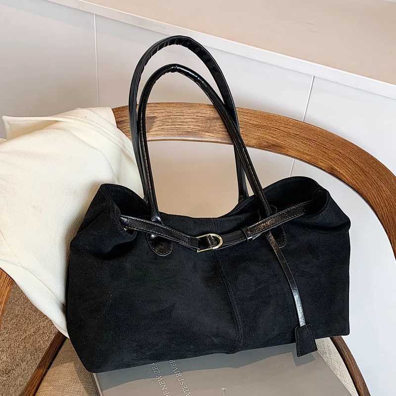 Fashionable retro shoulder bag large capacity casual handbag pure color simple texture classic lazy style handbag suitable fo W250911