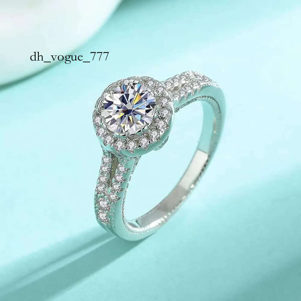 DHCollections Fashion Round Inlaid Dia 2 Cs Moissanite S Sterg Sier Wedding Proposal Gift Ring