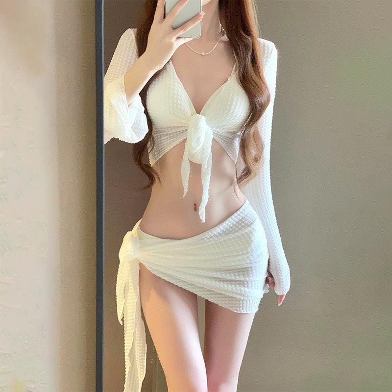 2025 New Women's Four-Piece Set Sexy White Two-Piece Swimsuit High-End Feel Slimming Vacation Beach