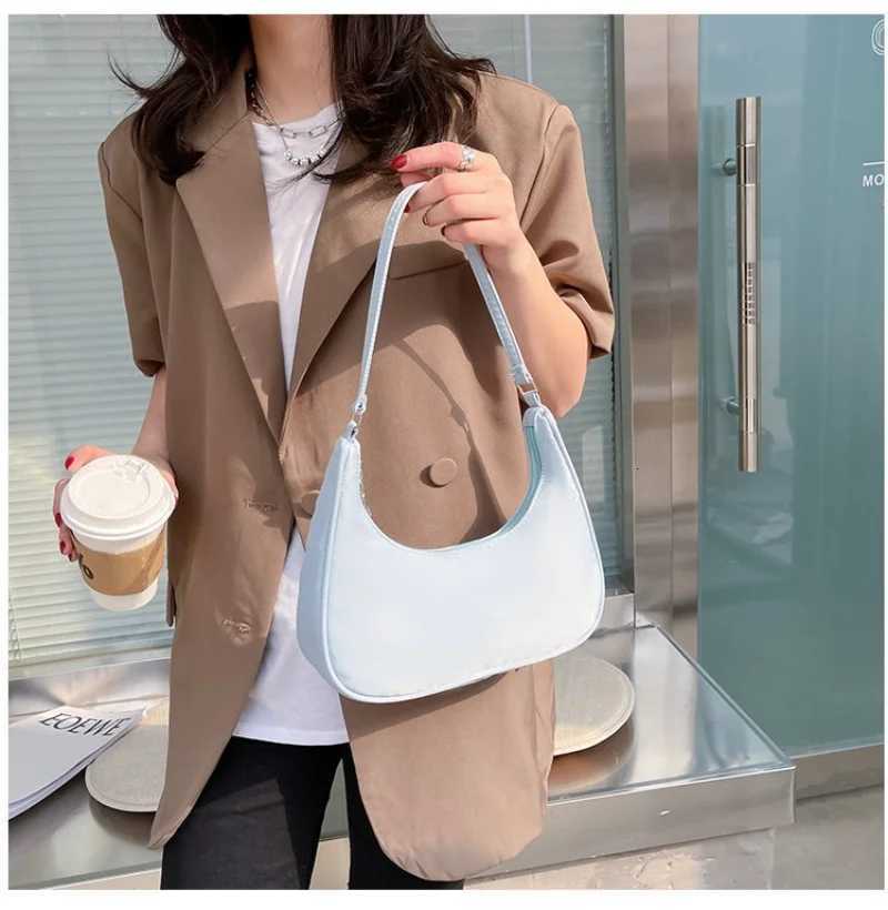Women Pure Color Shoulder Bags 2022 Women Trend Underarm Bags Casual Nylon Ladies Zipper Small Purse Tophandle Handbag W250911