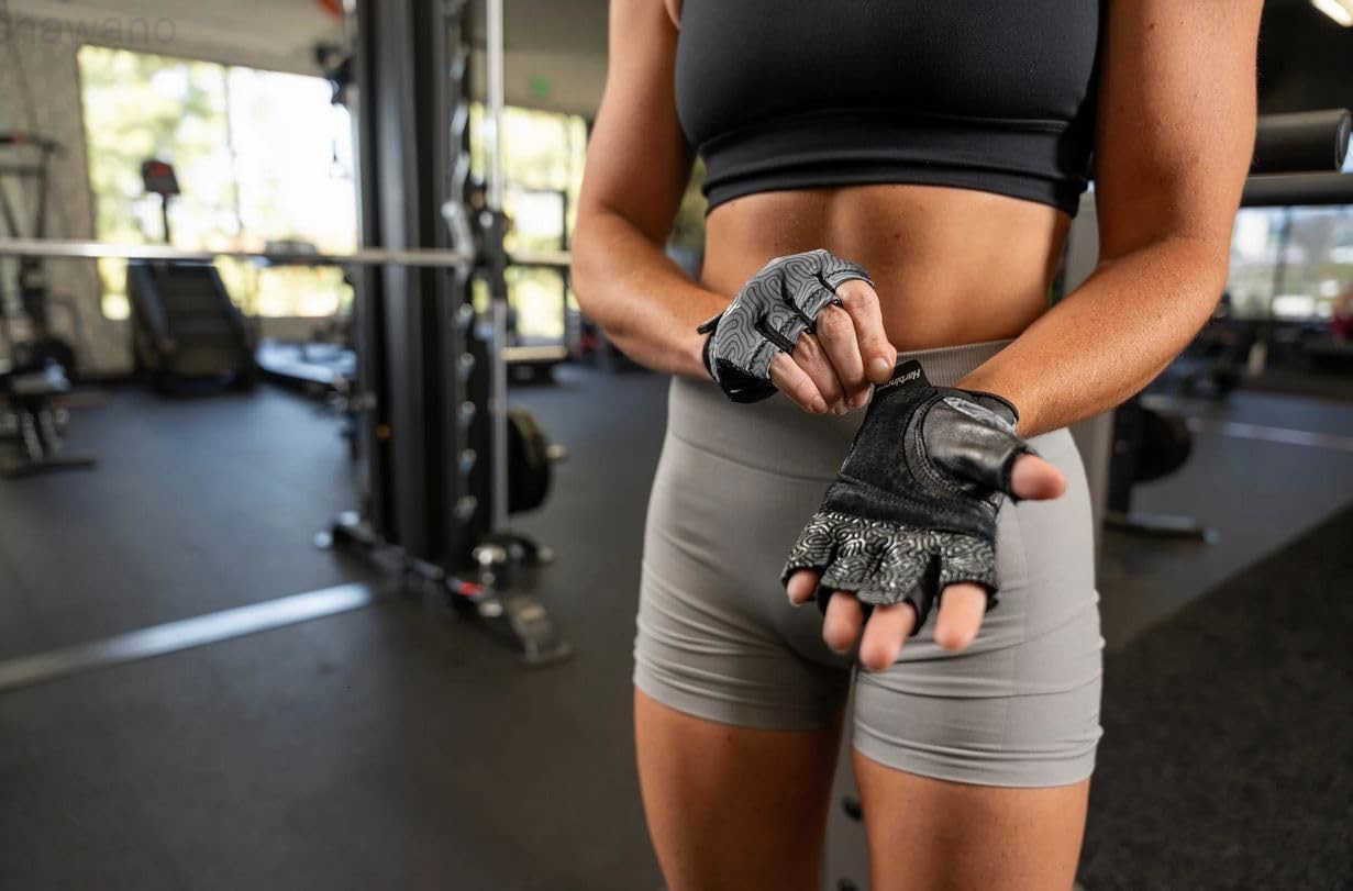 Power Gloves 30 Durable Half Finger Weightlifting Gloves with Adjustable Wrist Closure Breathable Leather Palm Small WomensW250911