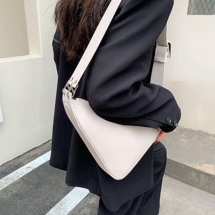 Triangular Women's 2023 Trendy New High-End Texture Niche Design Three-In-One Broadband Messenger Chest Bag Cross-Border