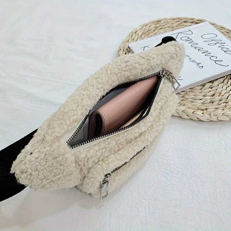 1PC Plush Corduroy Fanny Pack Autumn and Winter Cute Ladies Crossbody Bag Fashion Chest Bag A Variety of Backpack Ways Z250911
