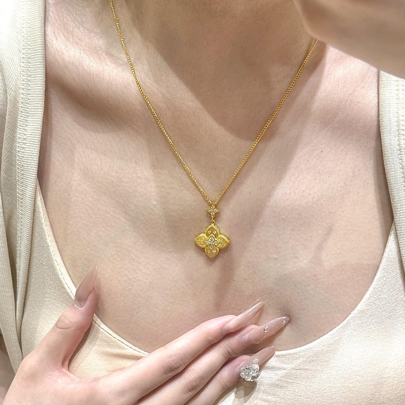 Luxury Brand Designer Jewelry Vintage Second-Hand Light Luxury Retro Exquisite Brushed Diamond-Encrusted Four-Leaf Clover Necklace National Style Vers