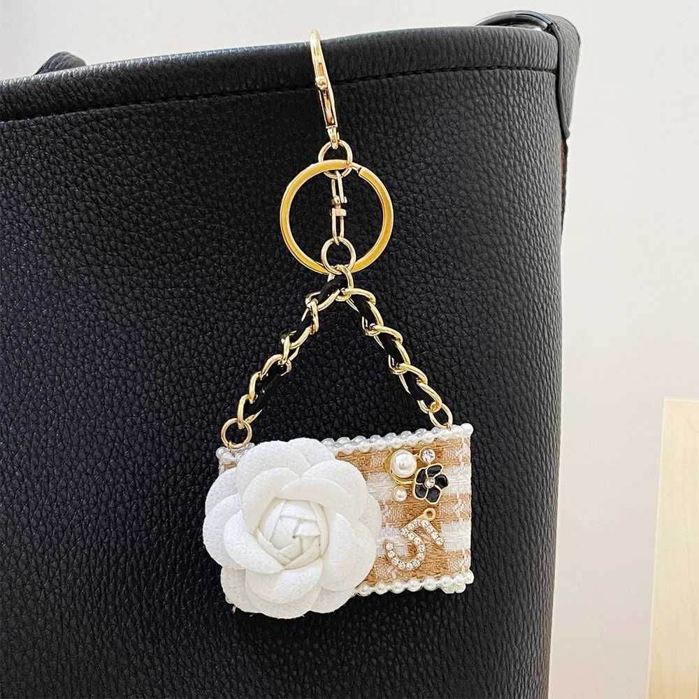 2024 Fashion Flower Keychain Camellia Handbag Pendant Gifts Souvenirs 1 SSS S250911