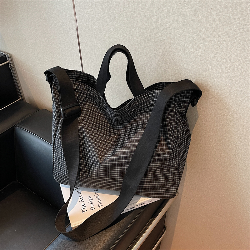 2025 new large capacity women's fashionable shoulder bag with simple design, daily multifunctional small square crossbody bag, luxurious party ha
