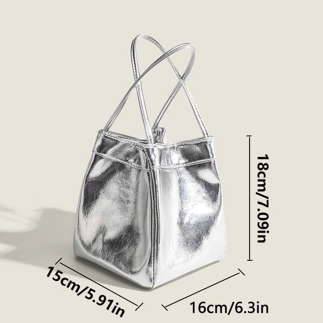 Silver Bucket Bag for Women 2025New Fashionable and Simple Lunch Box Bag Niche Westernstyle Texture Handheld Small Bag Z250911