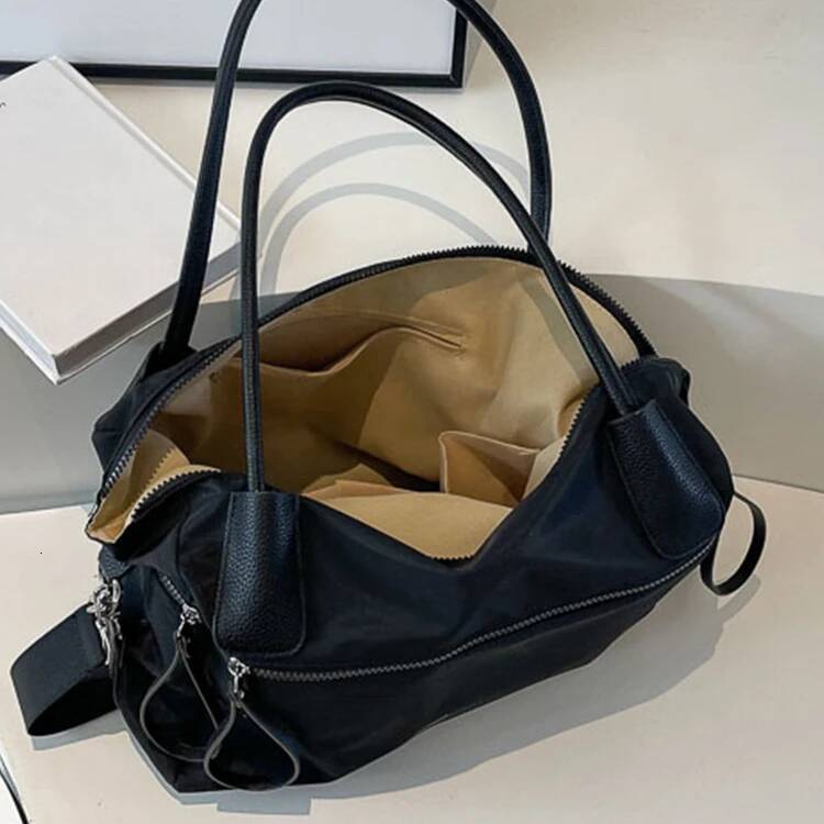 Men s Large Capacity Handbag Women s Shoulder Bag Zipper Crossbody Fitness Bag Unisex Style Versatile Tote Bag Short Distance Travel Bag Designer Bag