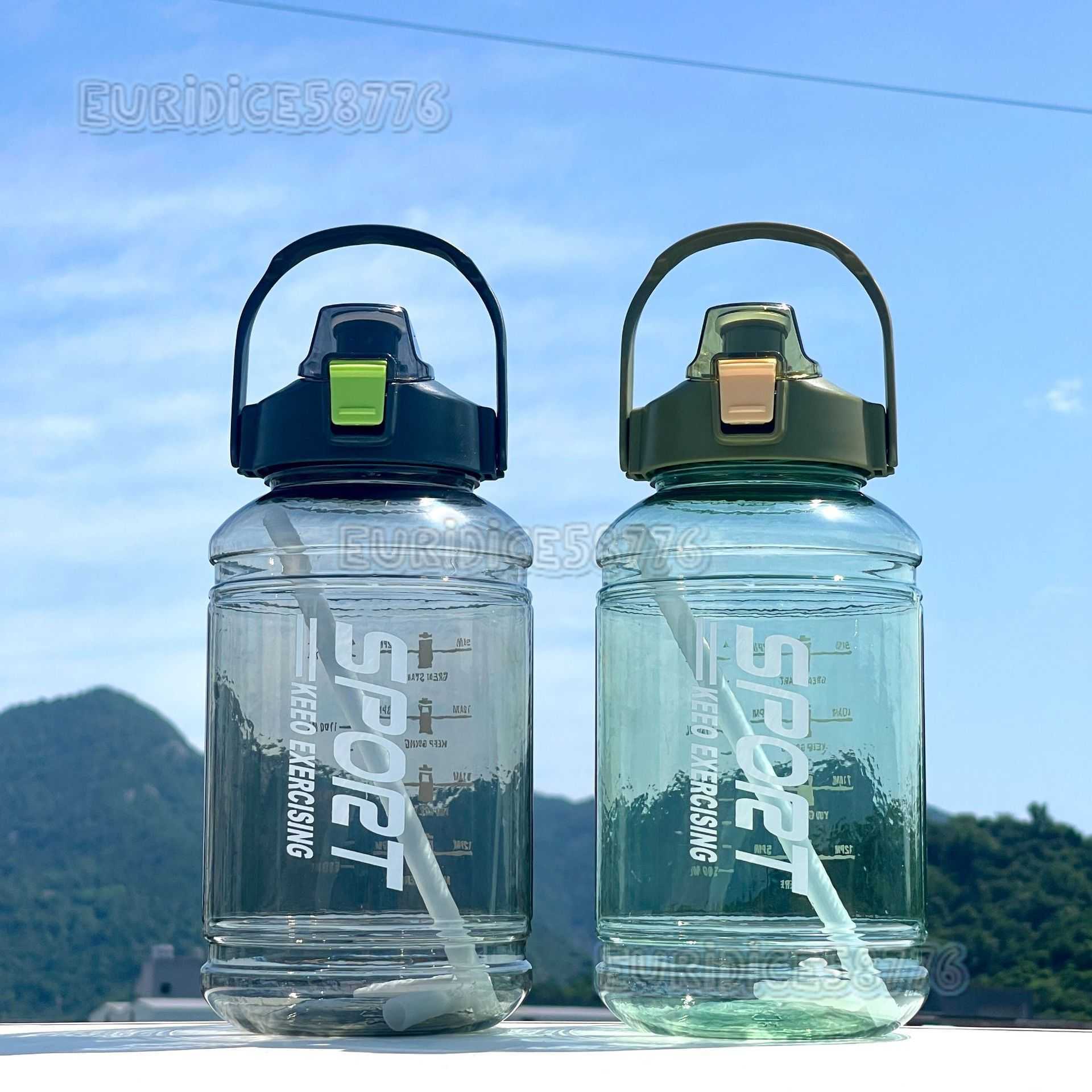New Large Capacity Plastic Cup for Men with Straw Portable Water Bottle with Scale Outdoor Sports Fitness Cup H250911