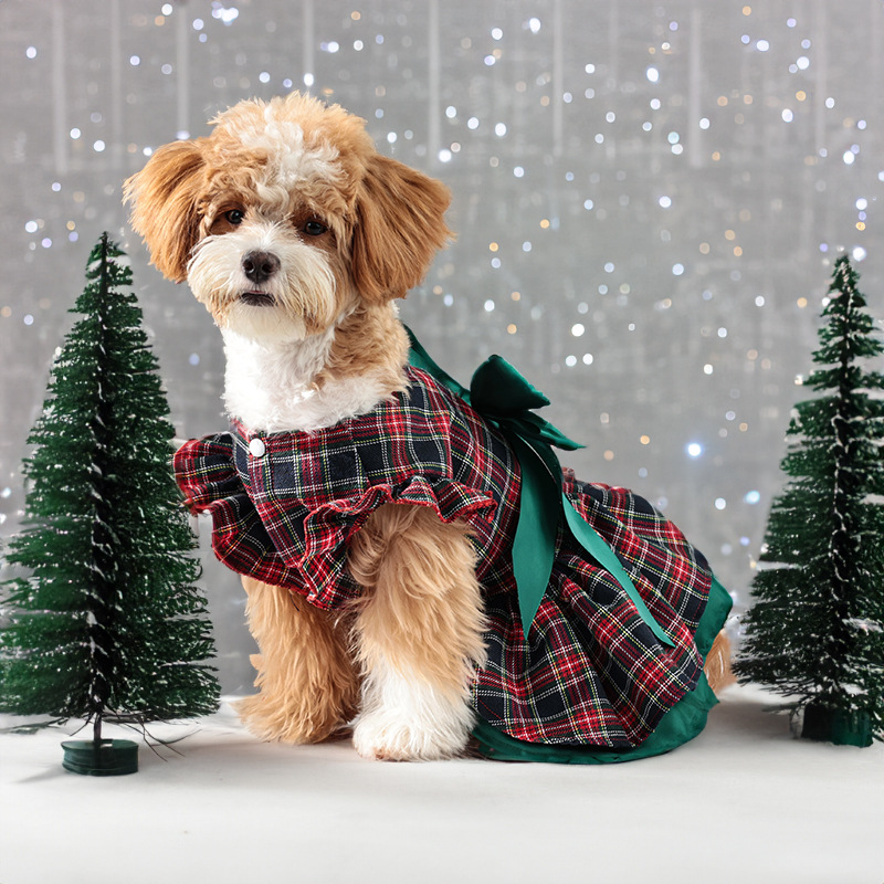 Christmas Dog Plaid Princess Dress with Big Green Bowknot, Classic Red Plaid Design, 4 Sizes (S-XL) for Dogs 1.5-8kg, Ideal for Christmas Parties & Fe