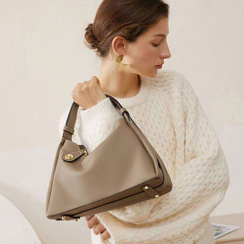 Genuine Leather Women's Shoulder Bag 2024 New Creative Design Zipper Lock Female Handbag Cowhide Fashion Crossbody Bags