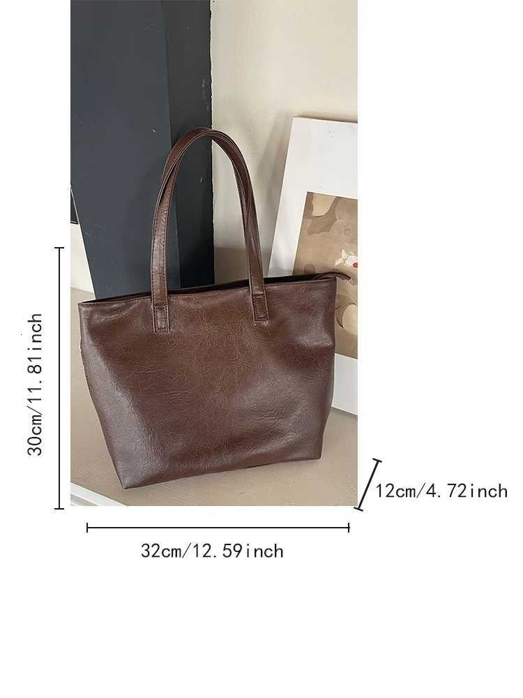 2025 new retro bag fashionable and casual womens shoulder bag large capacity daily commuting bag single shoulder womens bag W250911