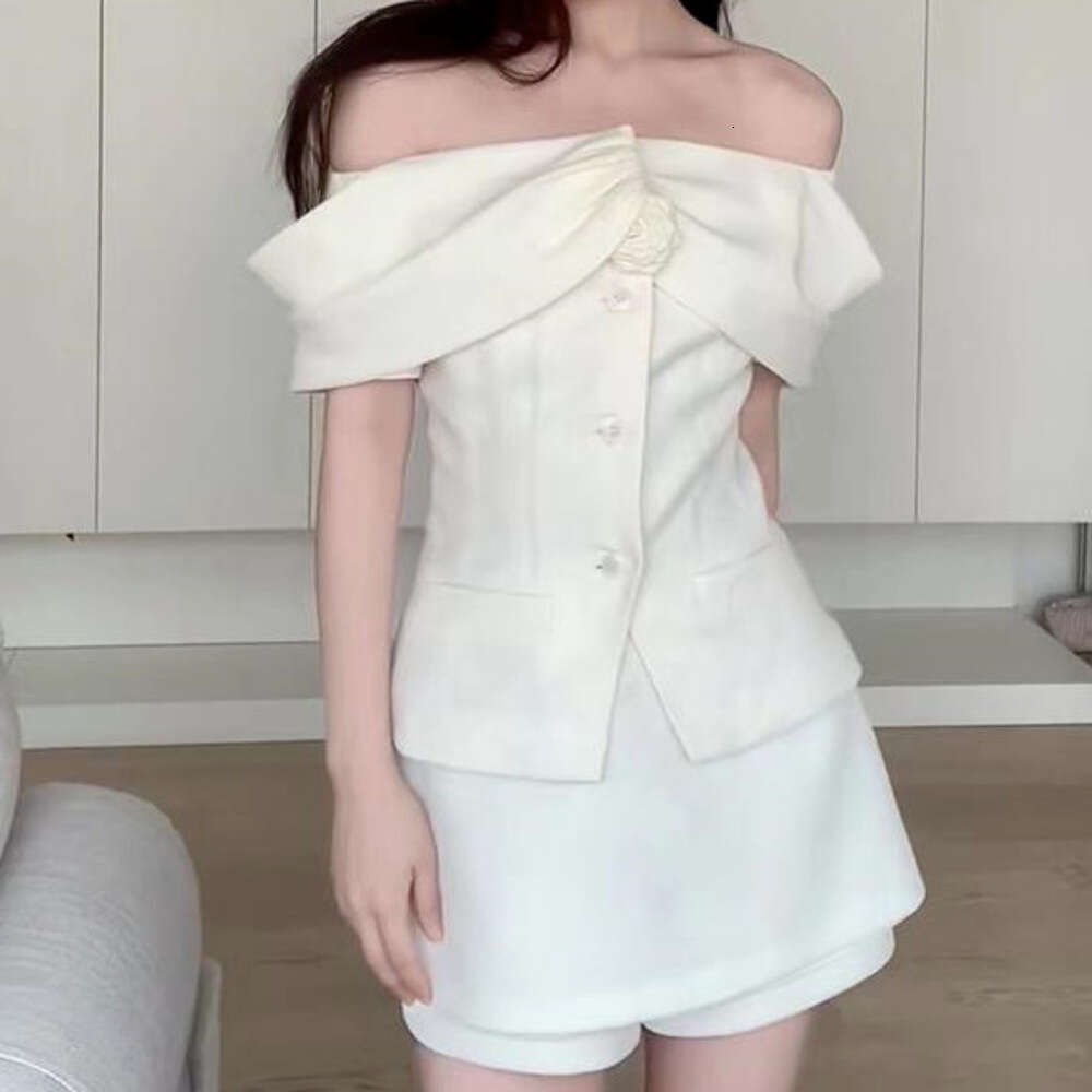 DHEssentials Chanel Style Fashion Two-Piece Set Women's High-End Summer 2024 New Age-Reducing Off-Shoulder Top Short Skirt Pants