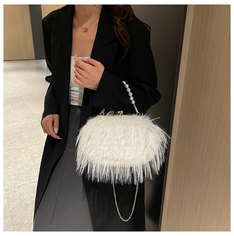 2025 autumn new plush handbag light luxury elegant niche design versatile trendy style pearl chain fluffy style women's handbag designer bag