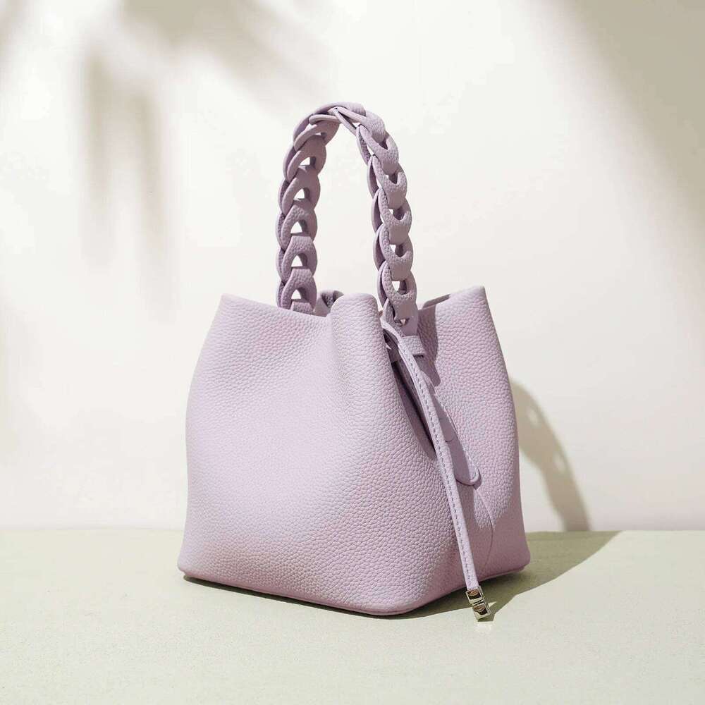 2026 New Genuine Leather Bucket Bag Summer Crossbody Shoulder Women's Tote Versatile Hobo Handbag Spacious Casual Fashion 250805 250805