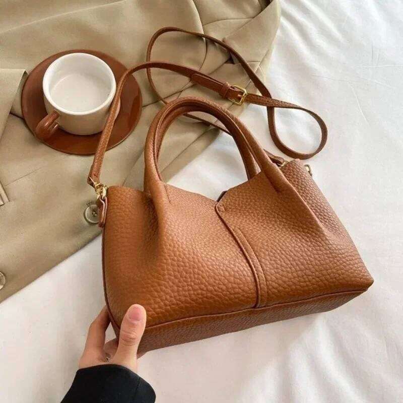 New Ladies Stylish Retro Crossbody High End Handbag Combo Multi Functional Purse Bucket Tote For Daily Use
