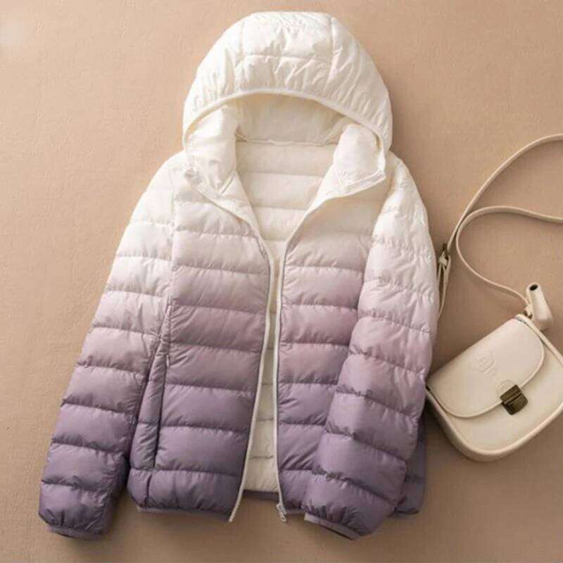 Lagabogy 2025 Winter Women 90% White Duck Down Coat Ultra Light Oversize Puffer Jacket Female Short Hooded Gradient Color Parkas