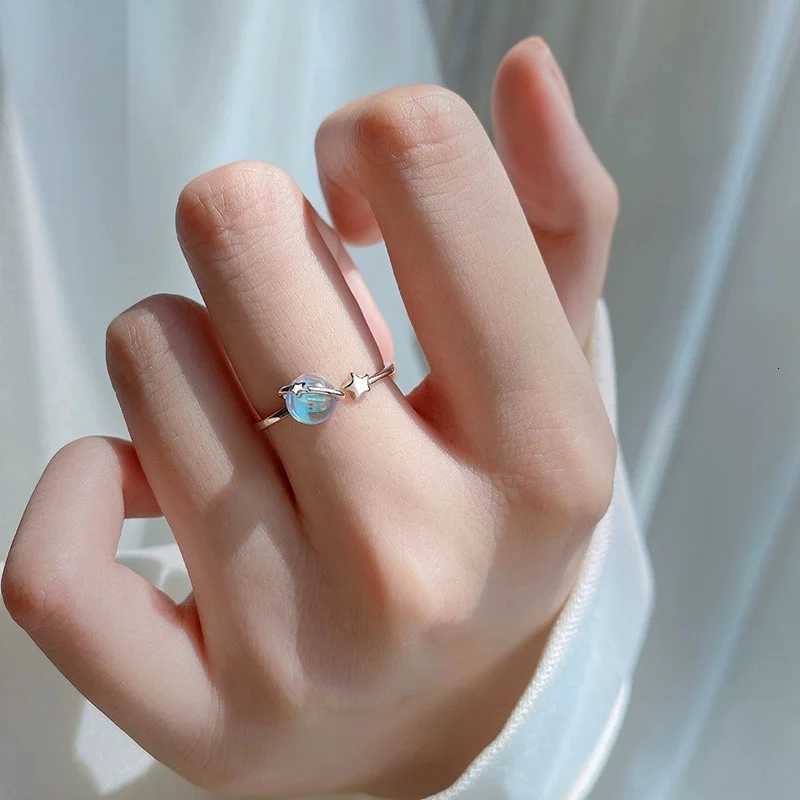 Romantic Couple Astronaut Planet Rings for Women Sliver Men Open Rings Set Luxury Personality Finger Ring Lovers Jewelry Gifts W250911