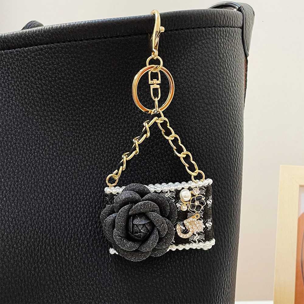 2024 Fashion Flower Keychain Camellia Handbag Pendant Gifts Souvenirs 1 SSS S250911