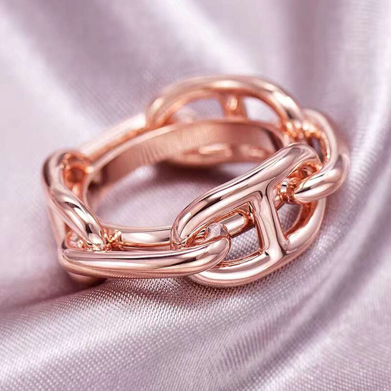 High-end Fashion Simple Coil Multi-purpose Square Scarf Shawl Fixed Buckle Luxurious Accessory