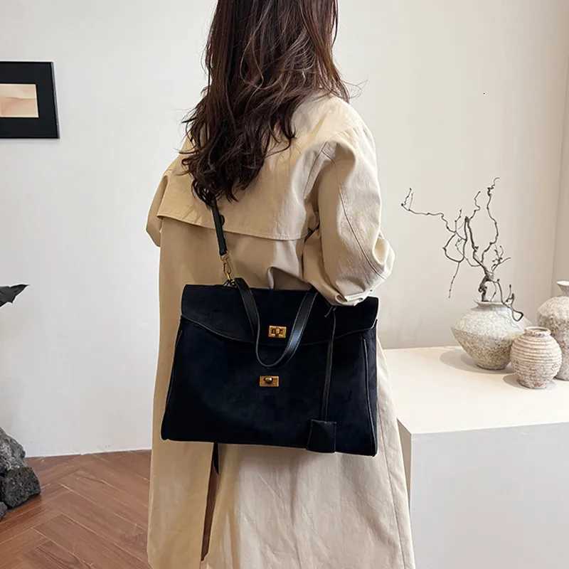 Light Luxury Vintage Tote Bag Popular New European America Largecapacity Shoulder Bag Highquality Pu Suede Matte Crossbody Bag W250911