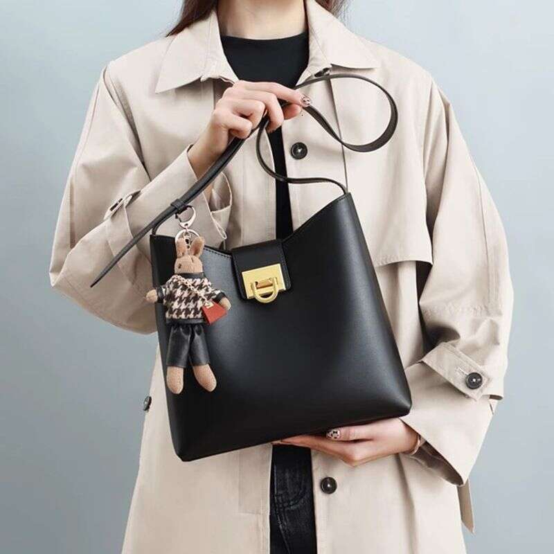 Genuine Leather 2025 New High-End Niche Design Fashion Shoulder Tote Large Capacity Commuter Crossbody Bag