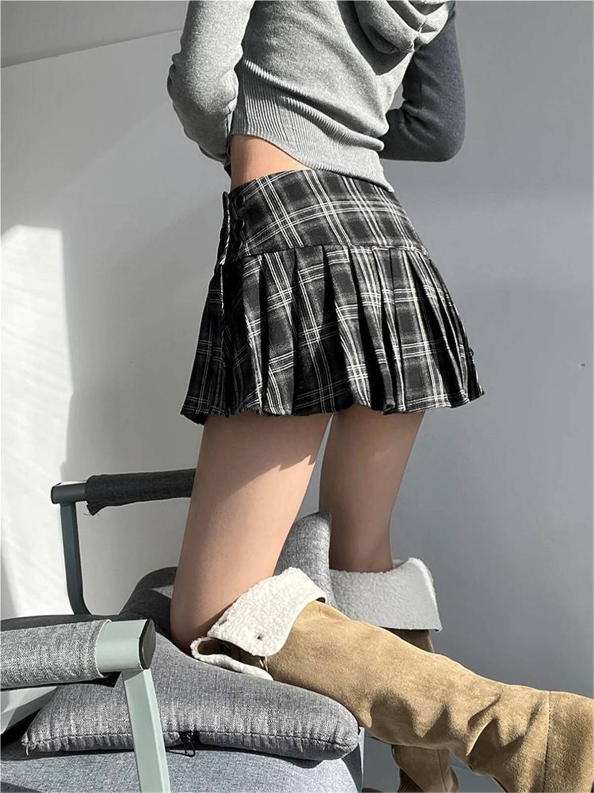 Mini For Woman Korean Fashion Plaid Women Y2k Clothes Cute Short Haruku Vintage Pleated Skirts Preppy dongdumaoyi