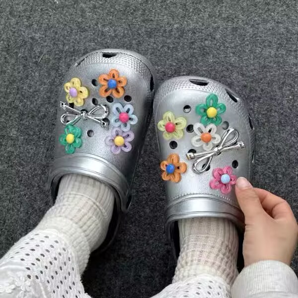 New 9-piece 5-piece pearl hole shoe charm designer DIY shiny shoes with stickers gifts Z250402