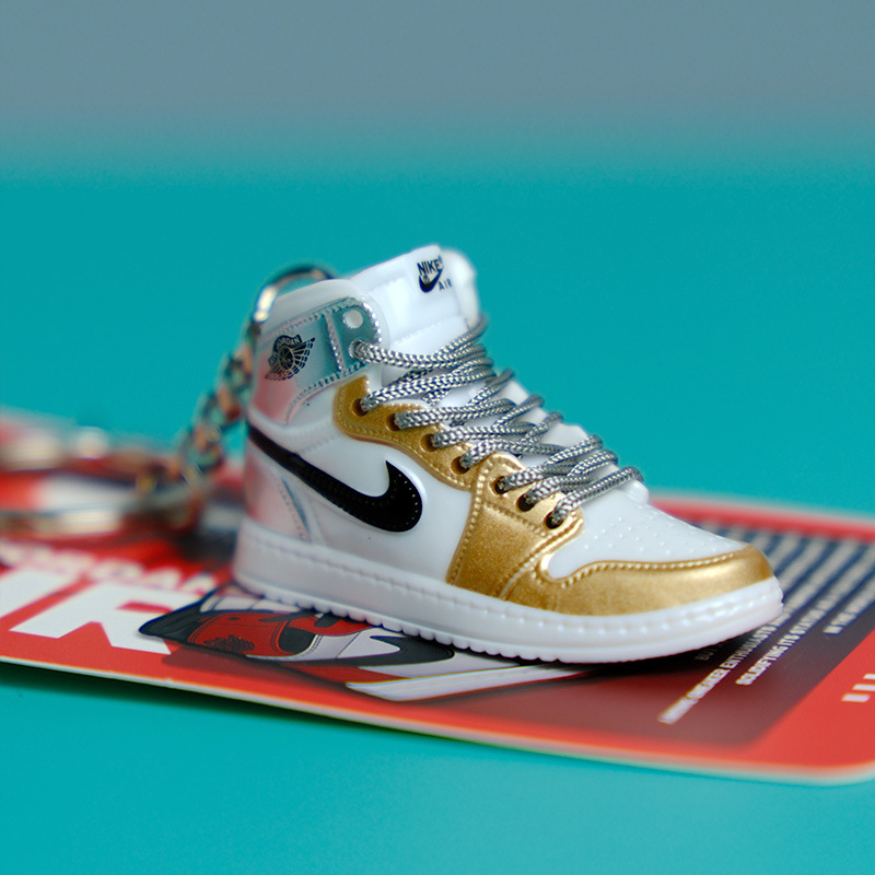 Sneaker Keychains Miniature Sneaker Shoe Charm Collectible Backpacks Car Keys Gift Sports Fan Accessories Decorative Keyring
