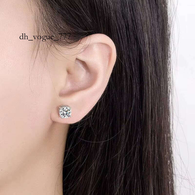 0.5-3ct D Color Fashion Round Earring Moissanite Stud Earrings for Women