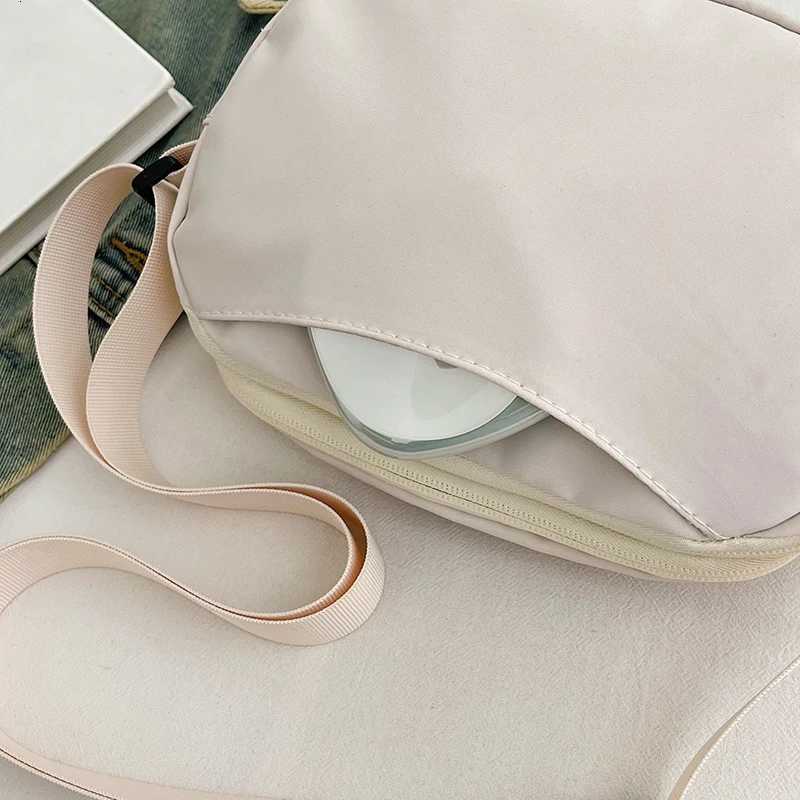 Women Waterproof Nylon Crossbody Bag Large Capacity MultiPocket Casual Shoulder Bag with Padded Strap Lightweight Travel Purse W250911