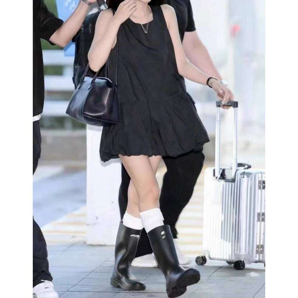 Designer Women's Retro Minimalist Style Shoulder Bag With A High-End Feel, Light Tote Bag, Large Capacity Handbag