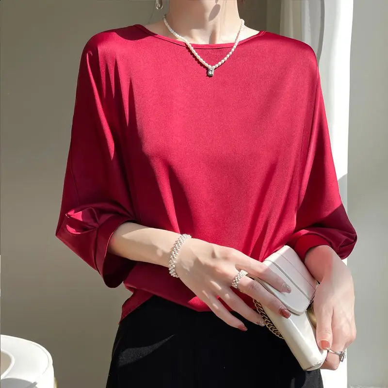 2025 In Summer Satin Silk HalfSleeve Tee Tops Basic Solid Womens TShirt Casual Oneck Thin Shirts Ladies Loose Blouses 250911
