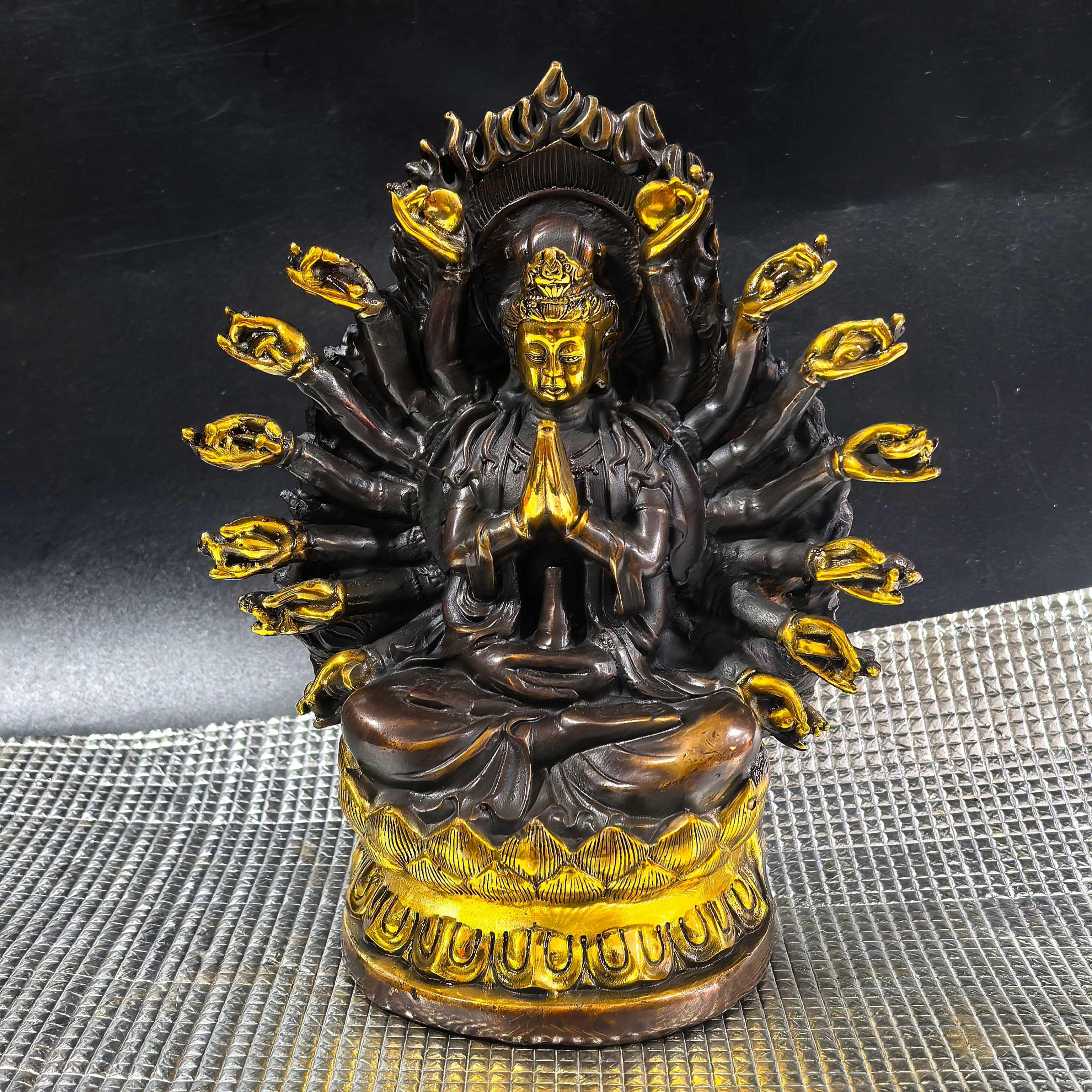 Antique bronze Thousand-armed Guanyin Bodhisattva pure copper ornaments seated statue of Guanyin Bodhisattva home Buddha statue worship