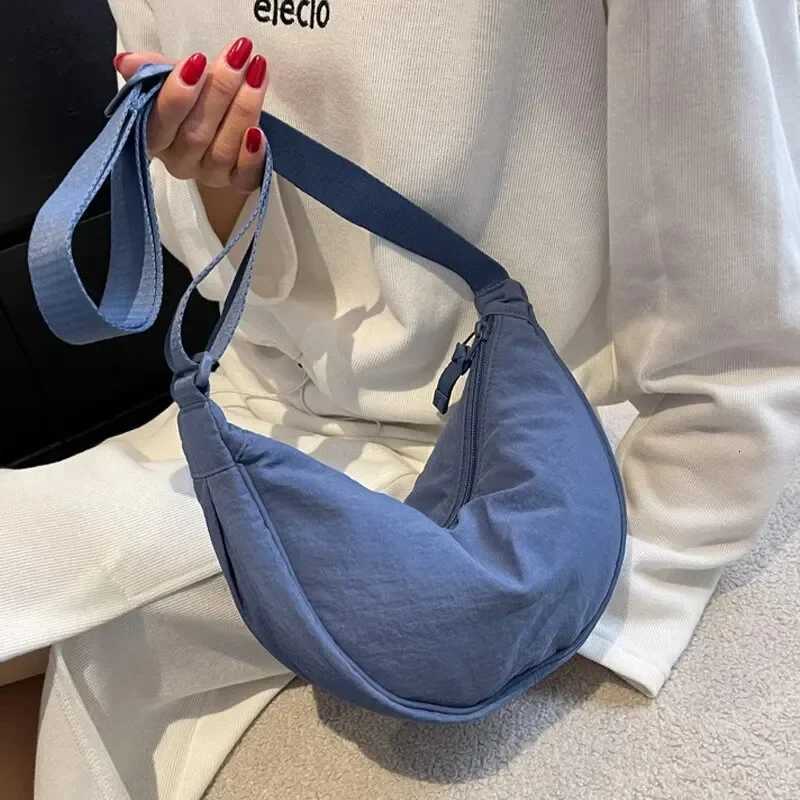 New Simple and Casual Solid Color Nylon Large Capacity Womens Dumpling Bag Shoulder Bag for Travel and Commuting W250911