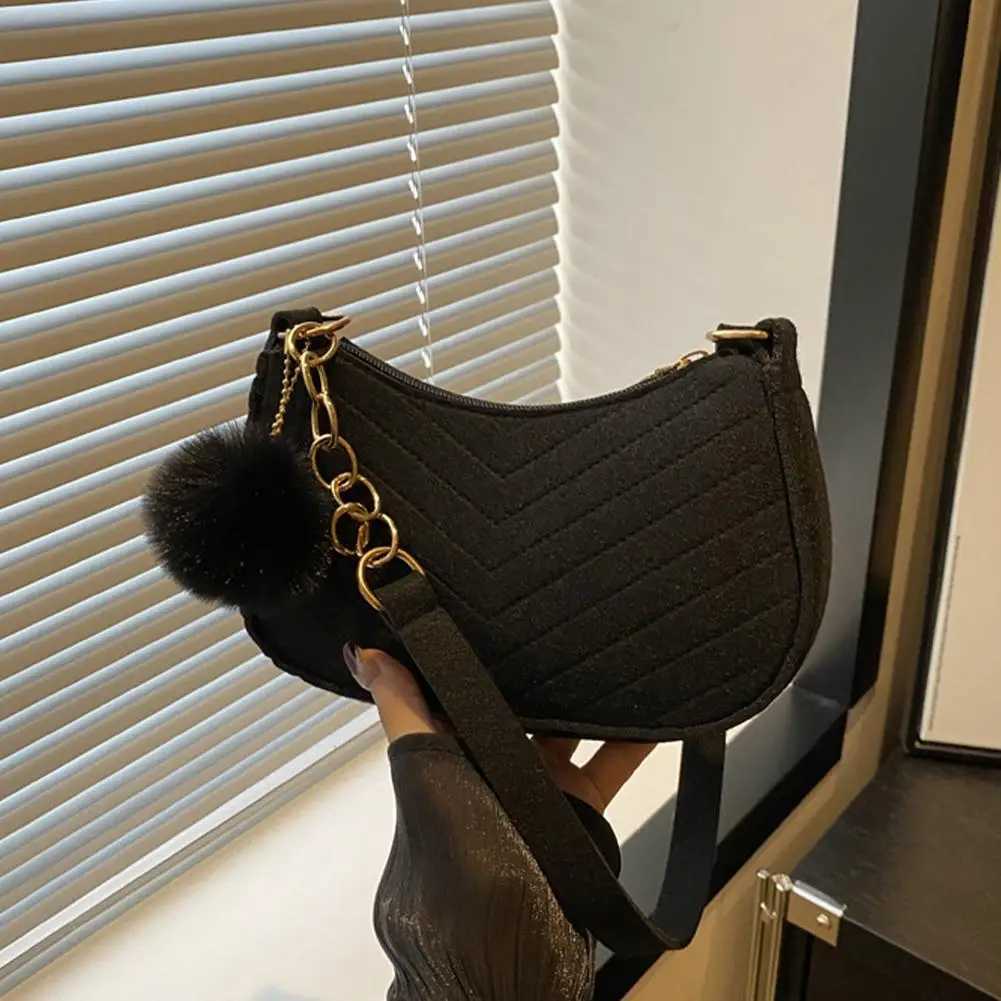 Mini Women Shoulder Bags Fashion Felt Womens Bag Design Advanced Underarm Handbags Mini Saddle Bag W250911