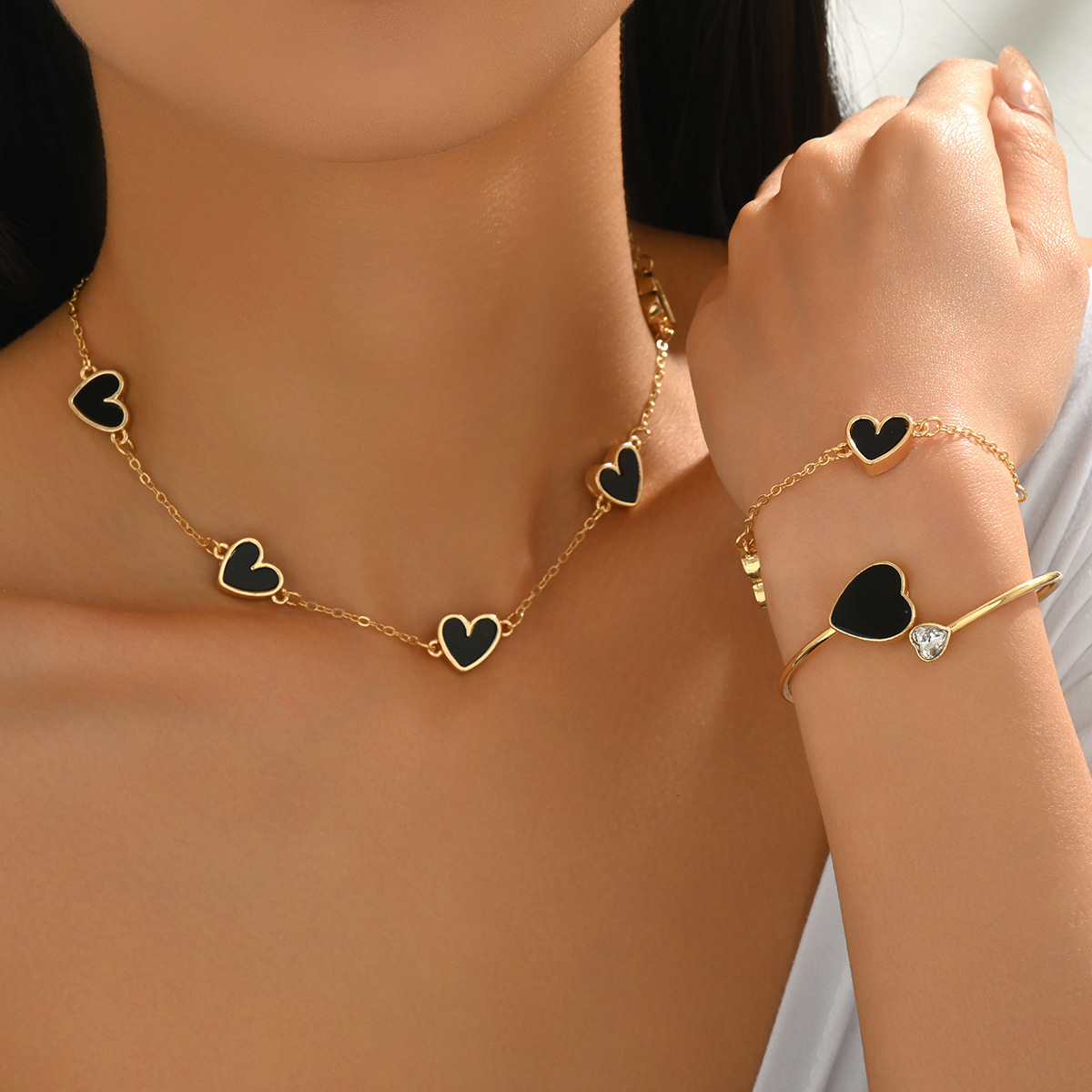 Luxury Brand Designer Jewelry European And American Style Jewelry Set Geometric Heart Inlaid Plate Design Factory Necklace Adjustable Open Bracelet