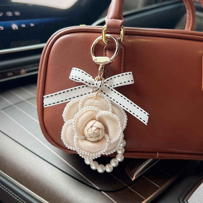 Bag charms Designer charm Black and White Pearl String Accessories Creative Bowknot Flower Bag Pendant Festivals and vacations Gift