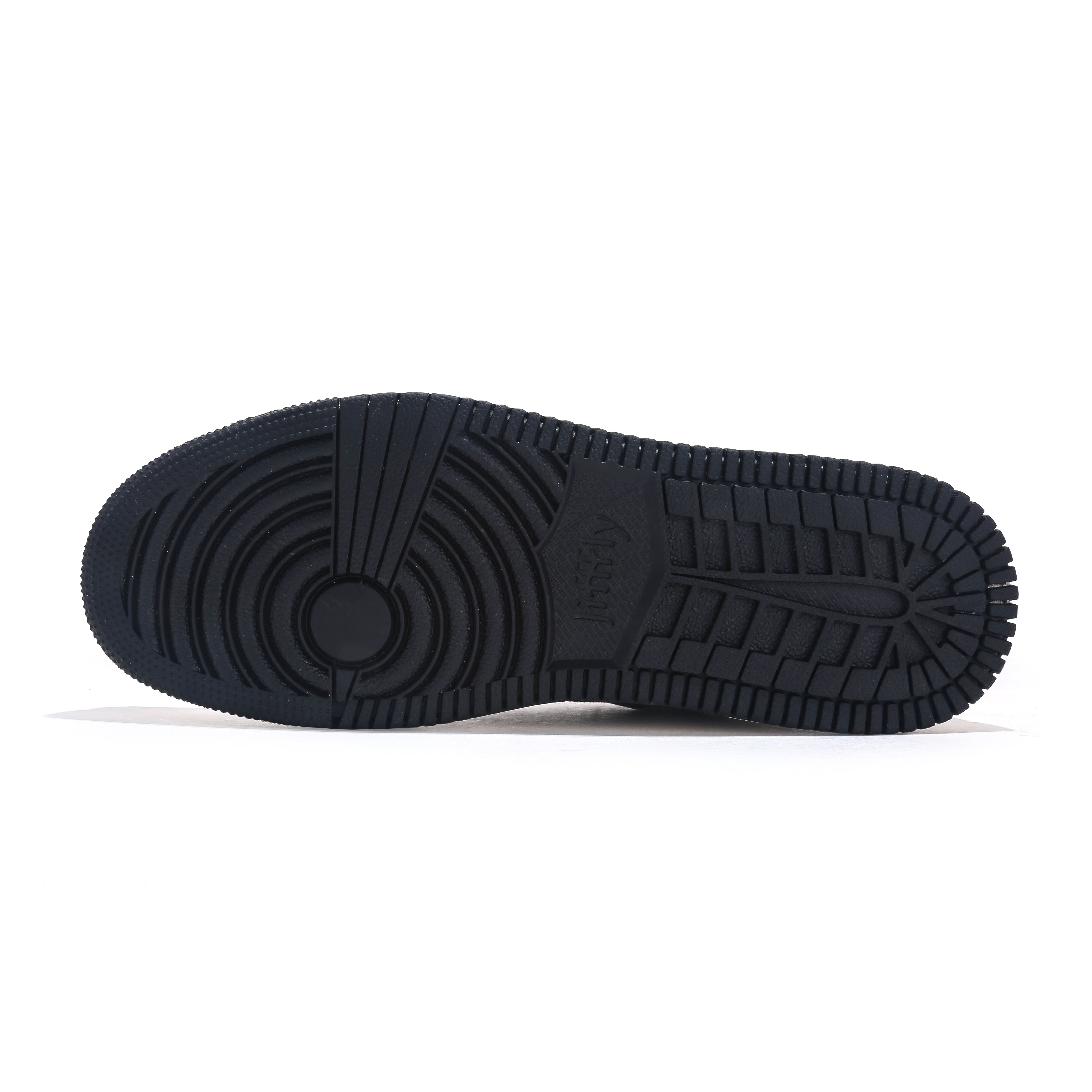 Retro board shoes men's 2025 autumn and winter new versatile casual trend niche casual couple sports shoes designer shoes soft sole